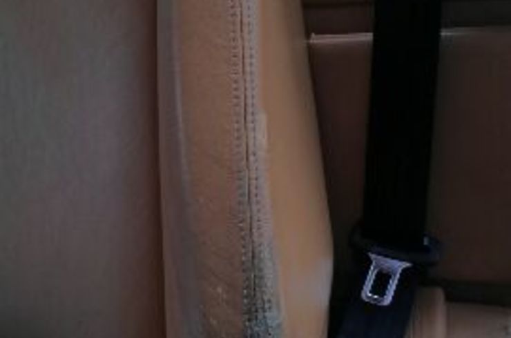 レザーシートのひび割れ