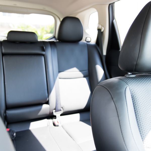 埼玉で車内装の修理を行う業者に内張りのリペアもお任せください