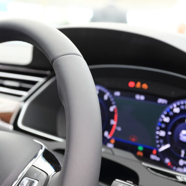 埼玉で車内装のリペアのご依頼を承る業者はハンドルの補修も可能です