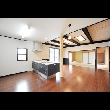 埼玉でフローリングの補修をはじめとする住宅リペアを行っております