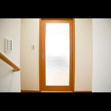 埼玉で住宅リペアを行うトータルリペアFortuneはドア補修も可能です