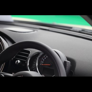 埼玉で車内装やダッシュボードのリペアのご依頼を承っております